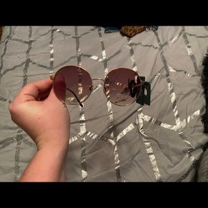 BRAND NEW SUNGLASSES 😎